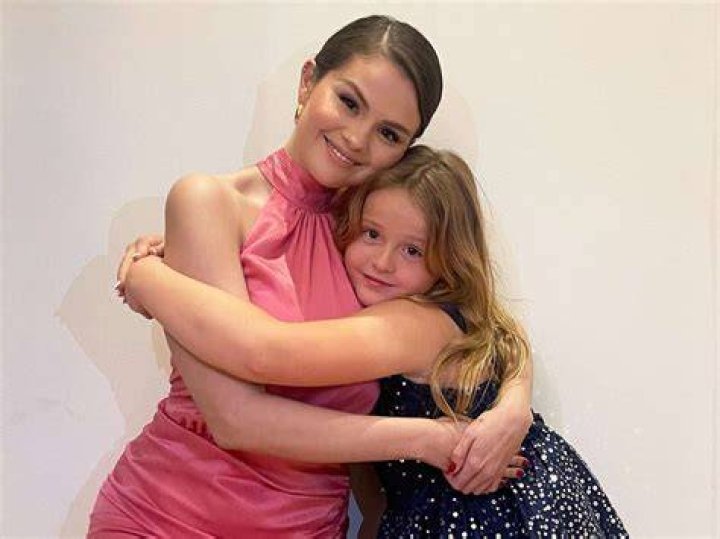 Sofia Gomez with her sister Bella Gomez
